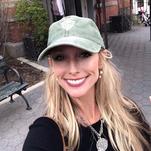 Meet your Posher, Leah - Picture 4 of 8